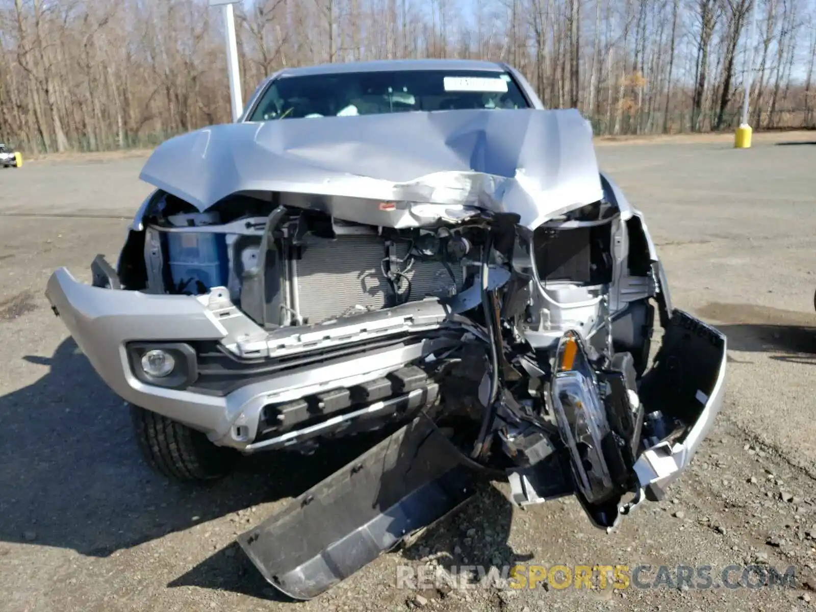 9 Photograph of a damaged car 5TFCZ5AN9LX234479 TOYOTA TACOMA 2020