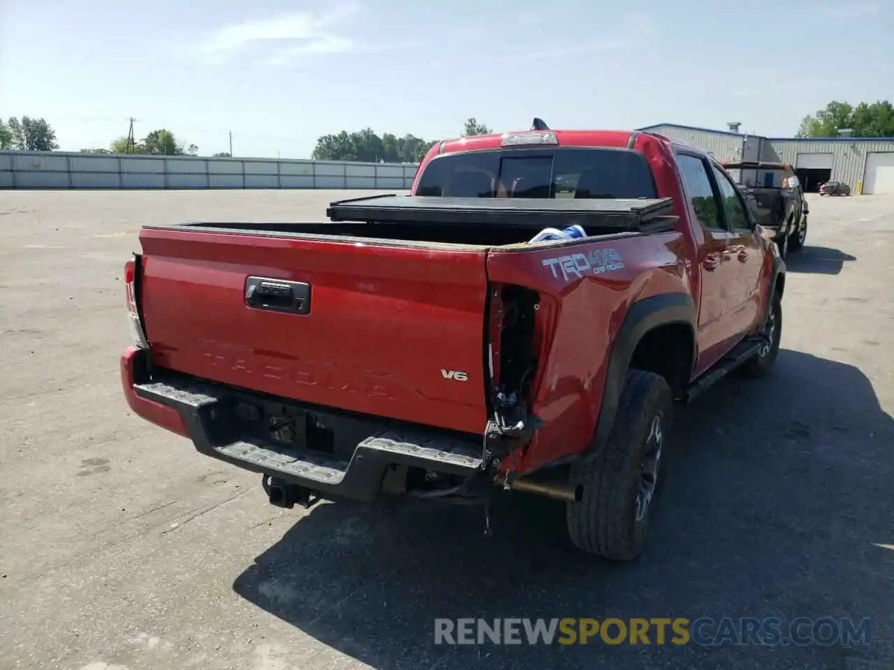 4 Photograph of a damaged car 5TFCZ5AN9LX238161 TOYOTA TACOMA 2020