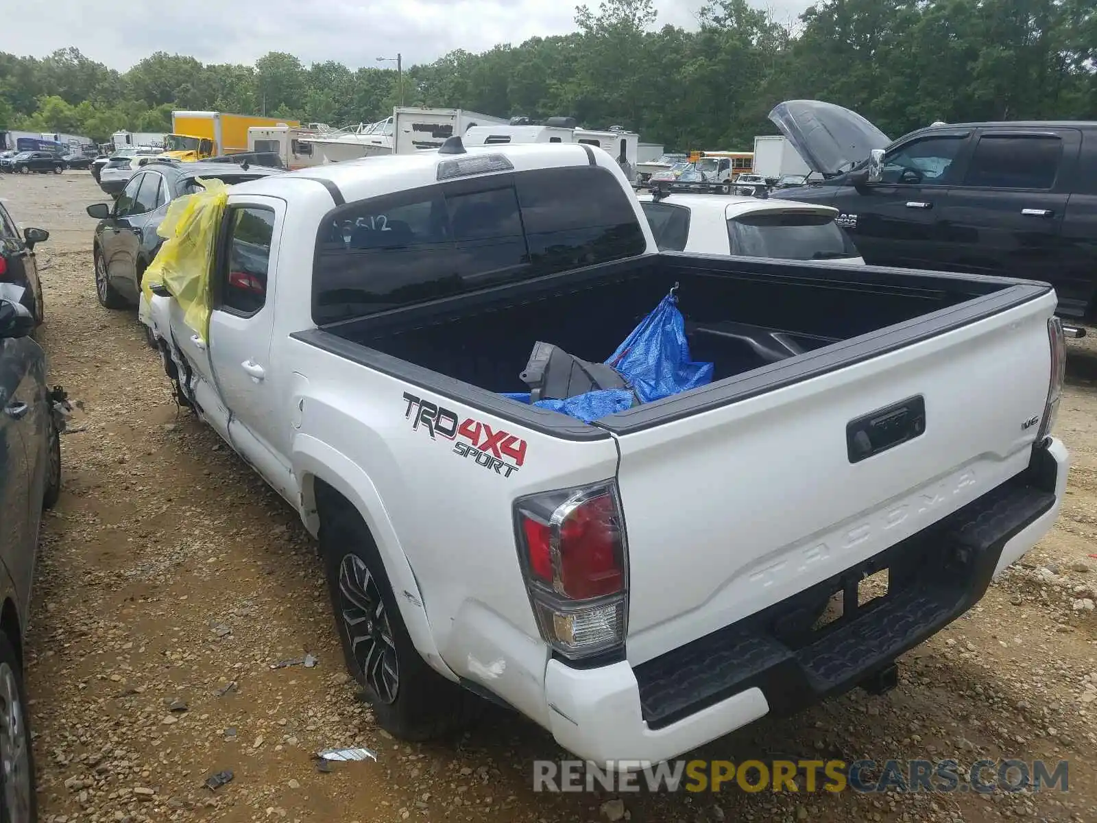 3 Photograph of a damaged car 5TFCZ5ANXLX224771 TOYOTA TACOMA 2020