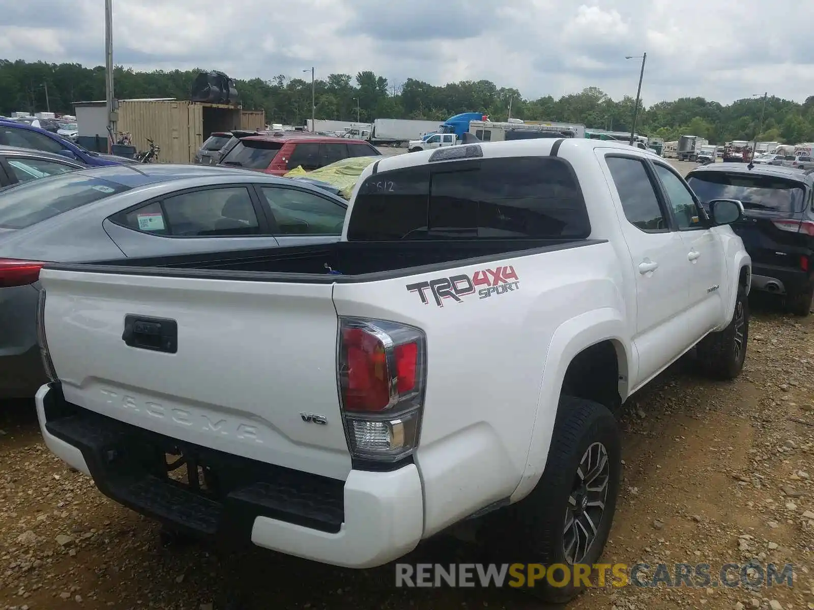 4 Photograph of a damaged car 5TFCZ5ANXLX224771 TOYOTA TACOMA 2020