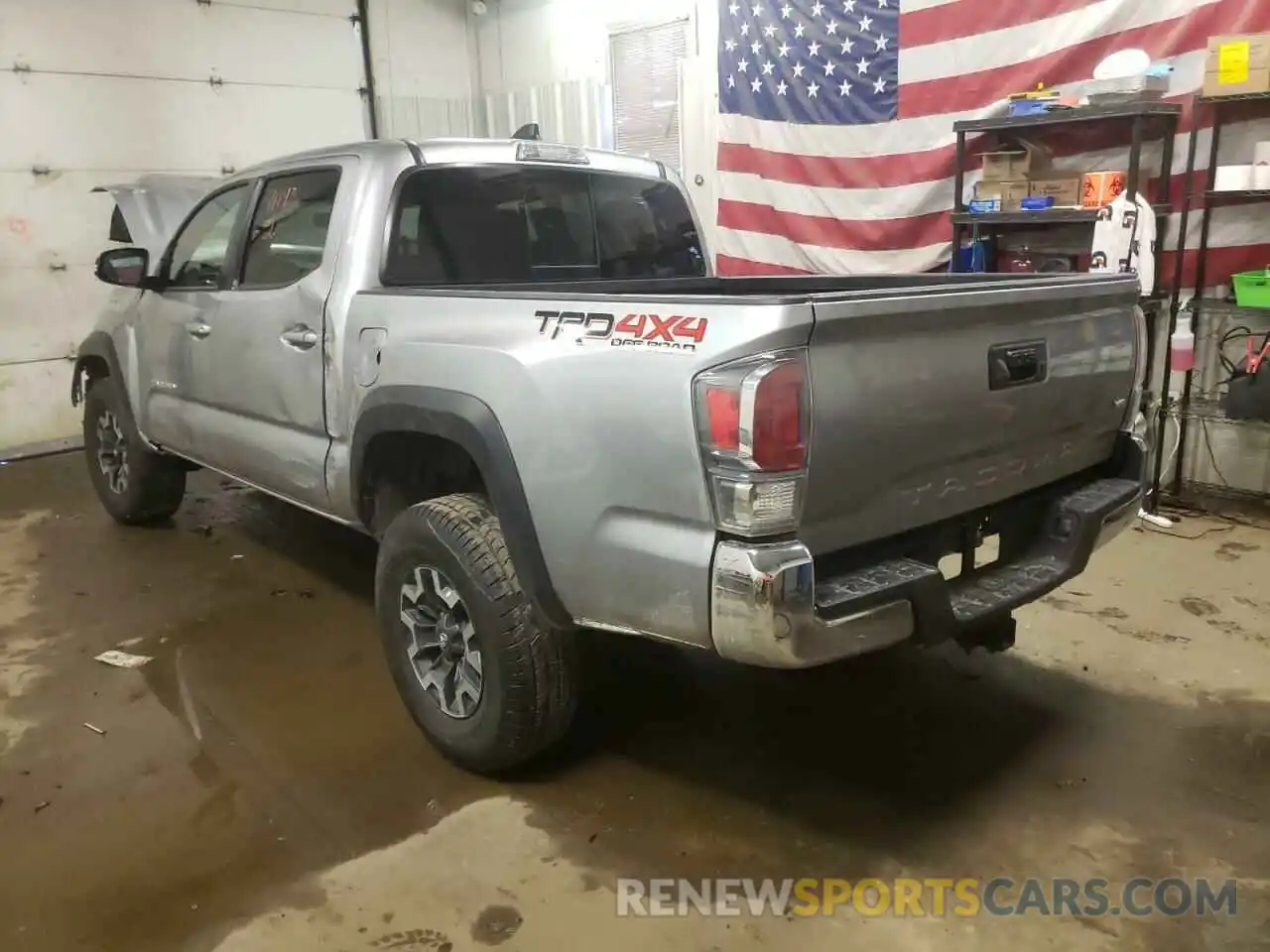 3 Photograph of a damaged car 5TFCZ5ANXLX225788 TOYOTA TACOMA 2020