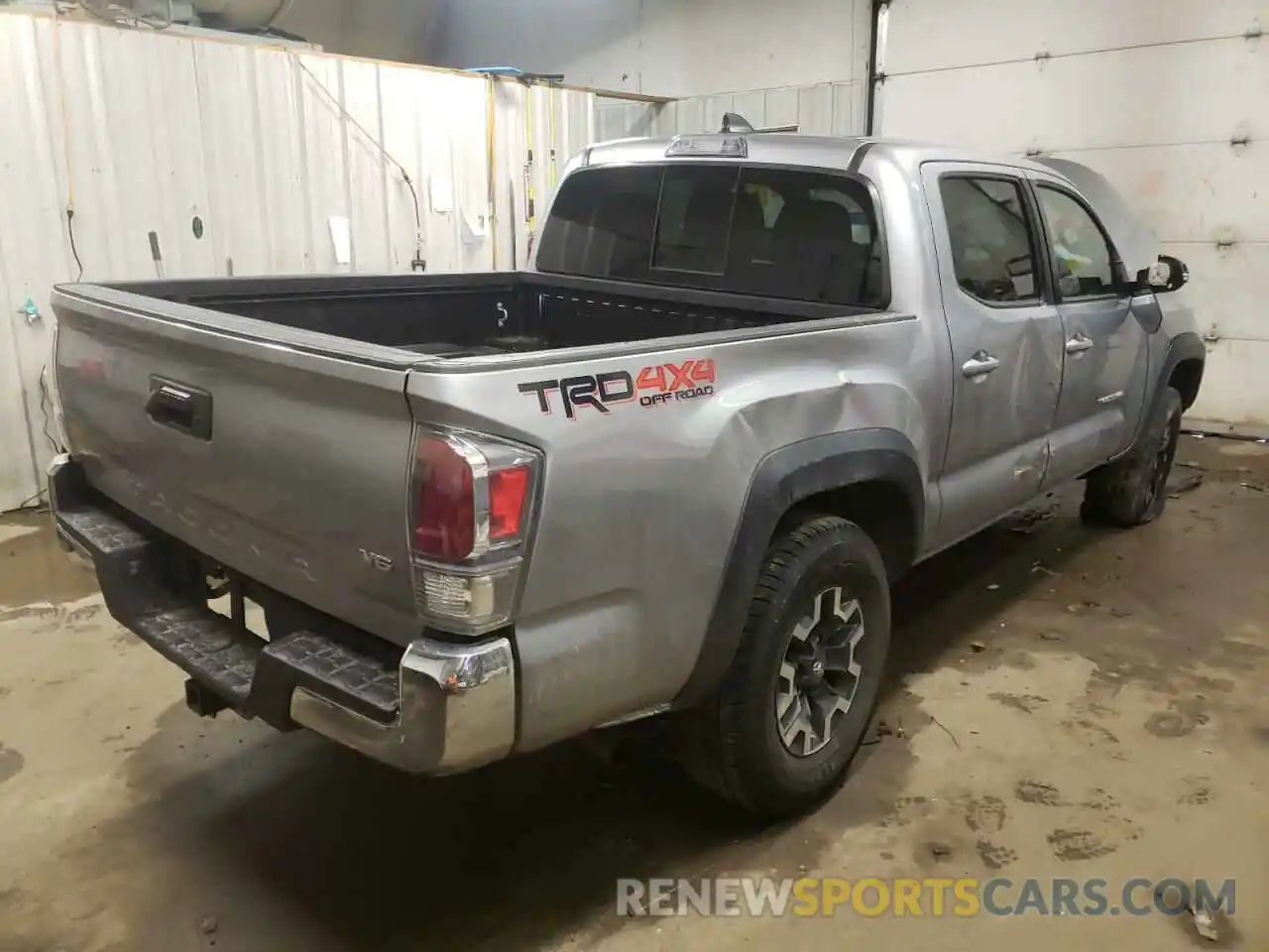 4 Photograph of a damaged car 5TFCZ5ANXLX225788 TOYOTA TACOMA 2020