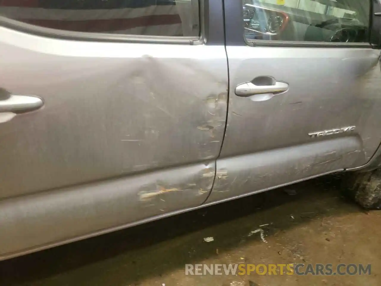 9 Photograph of a damaged car 5TFCZ5ANXLX225788 TOYOTA TACOMA 2020