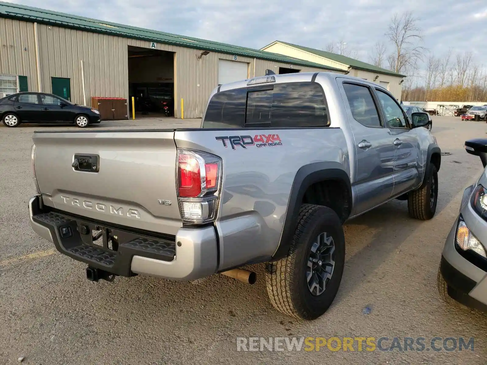 4 Photograph of a damaged car 5TFCZ5ANXLX226701 TOYOTA TACOMA 2020