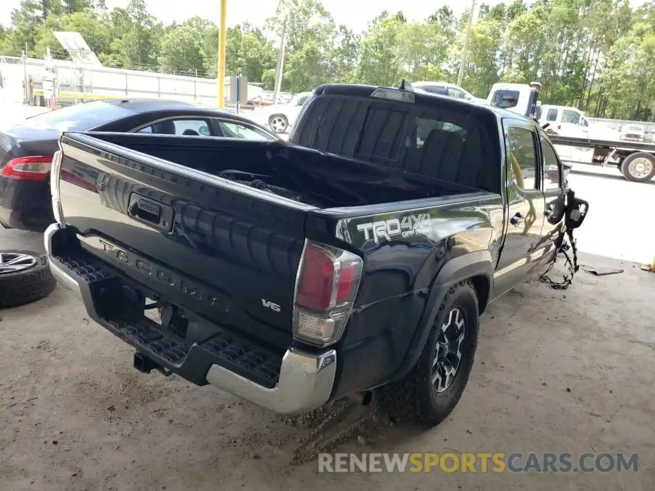 4 Photograph of a damaged car 5TFCZ5ANXLX227069 TOYOTA TACOMA 2020