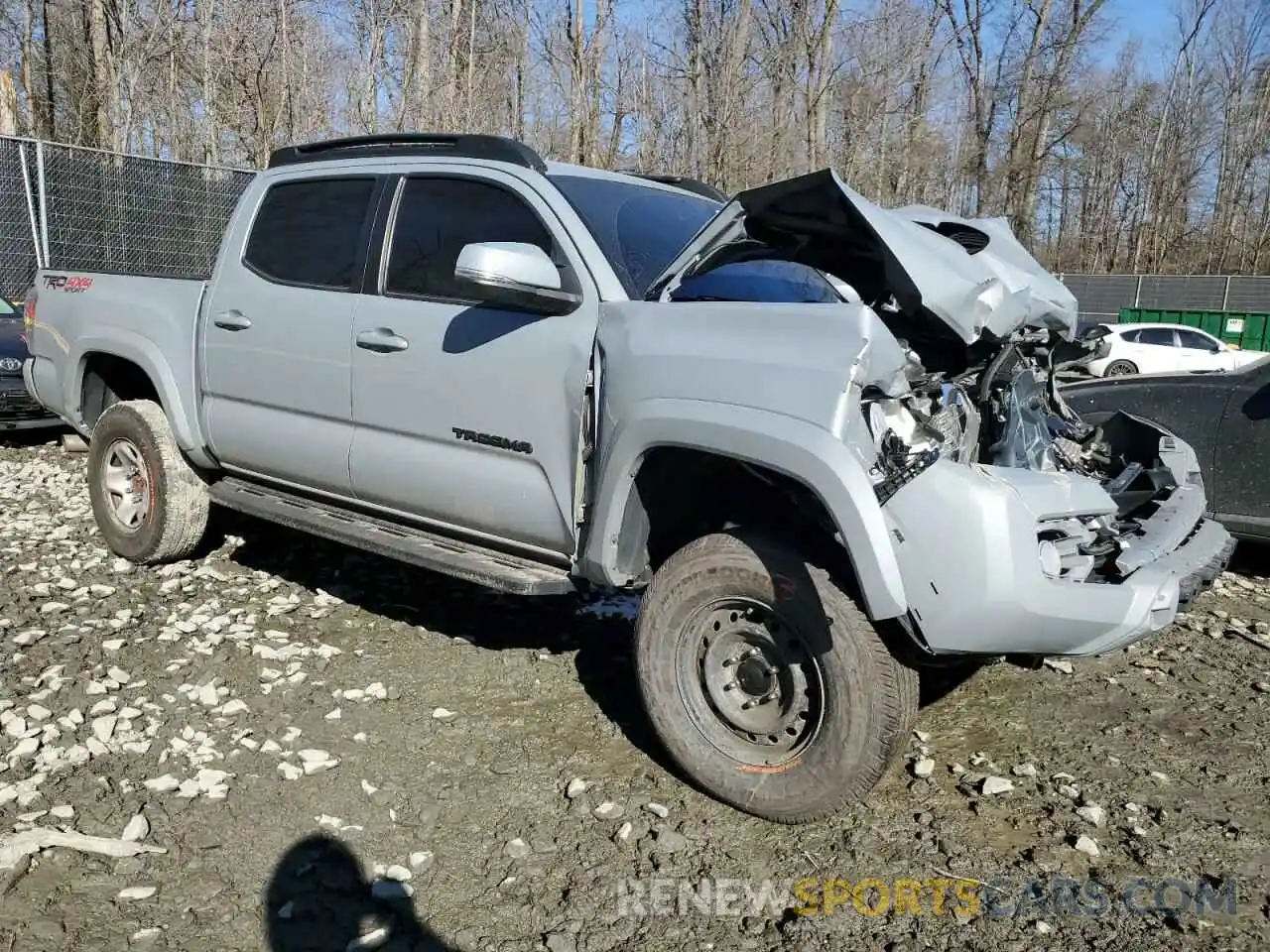 4 Фотография поврежденного автомобиля 5TFCZ5ANXLX231087 TOYOTA TACOMA 2020