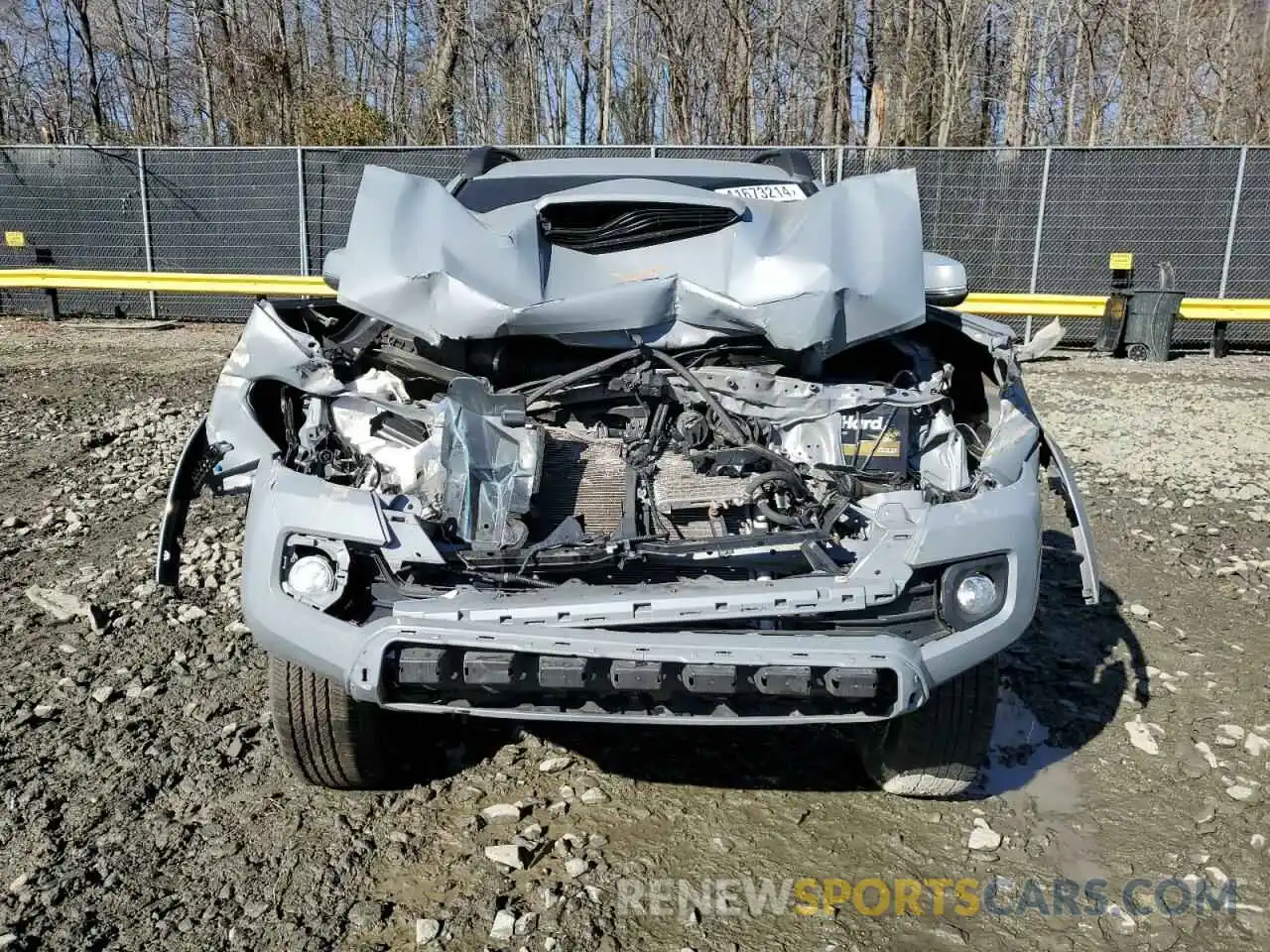 5 Photograph of a damaged car 5TFCZ5ANXLX231087 TOYOTA TACOMA 2020