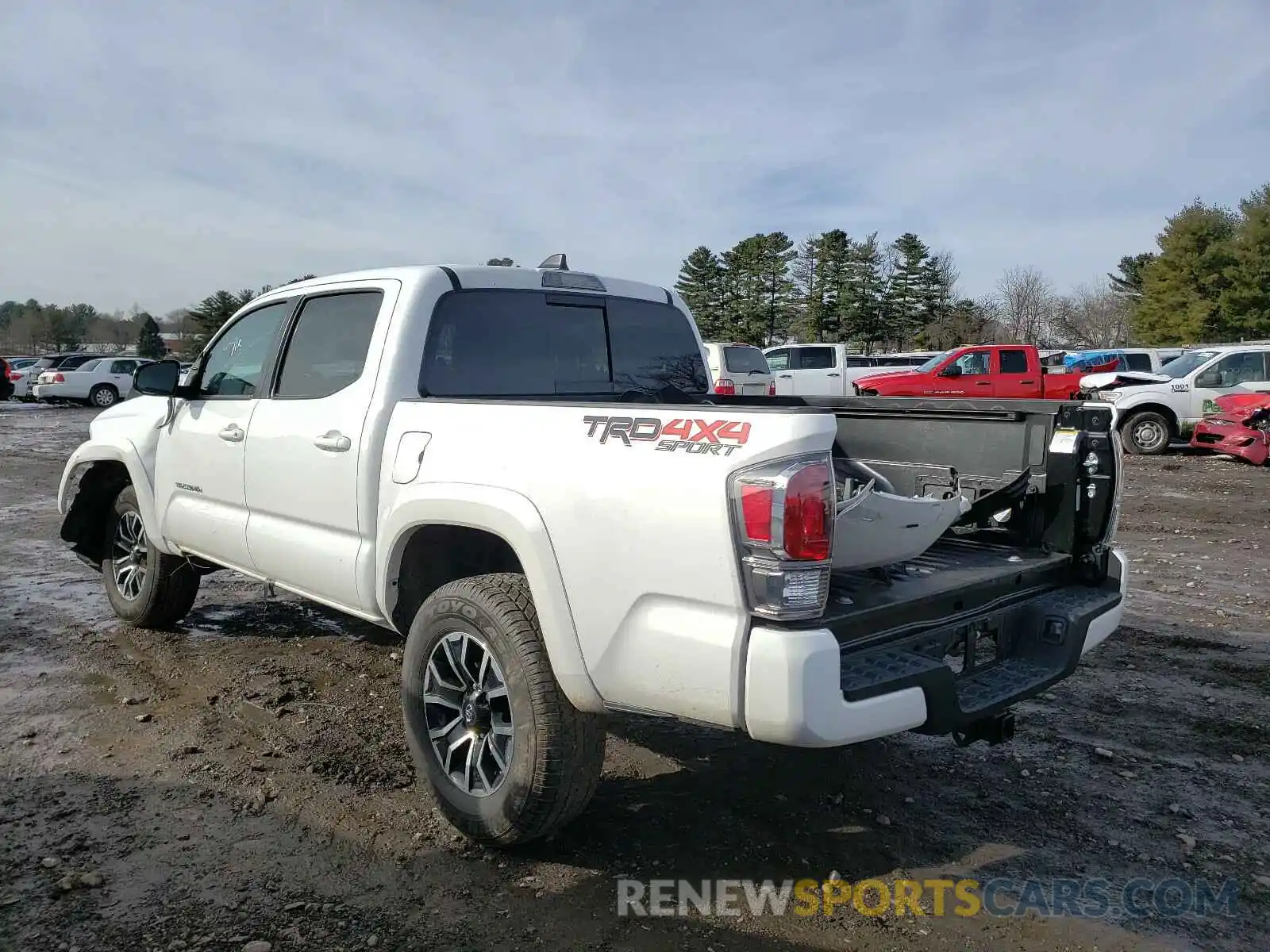 3 Photograph of a damaged car 5TFCZ5ANXLX231168 TOYOTA TACOMA 2020