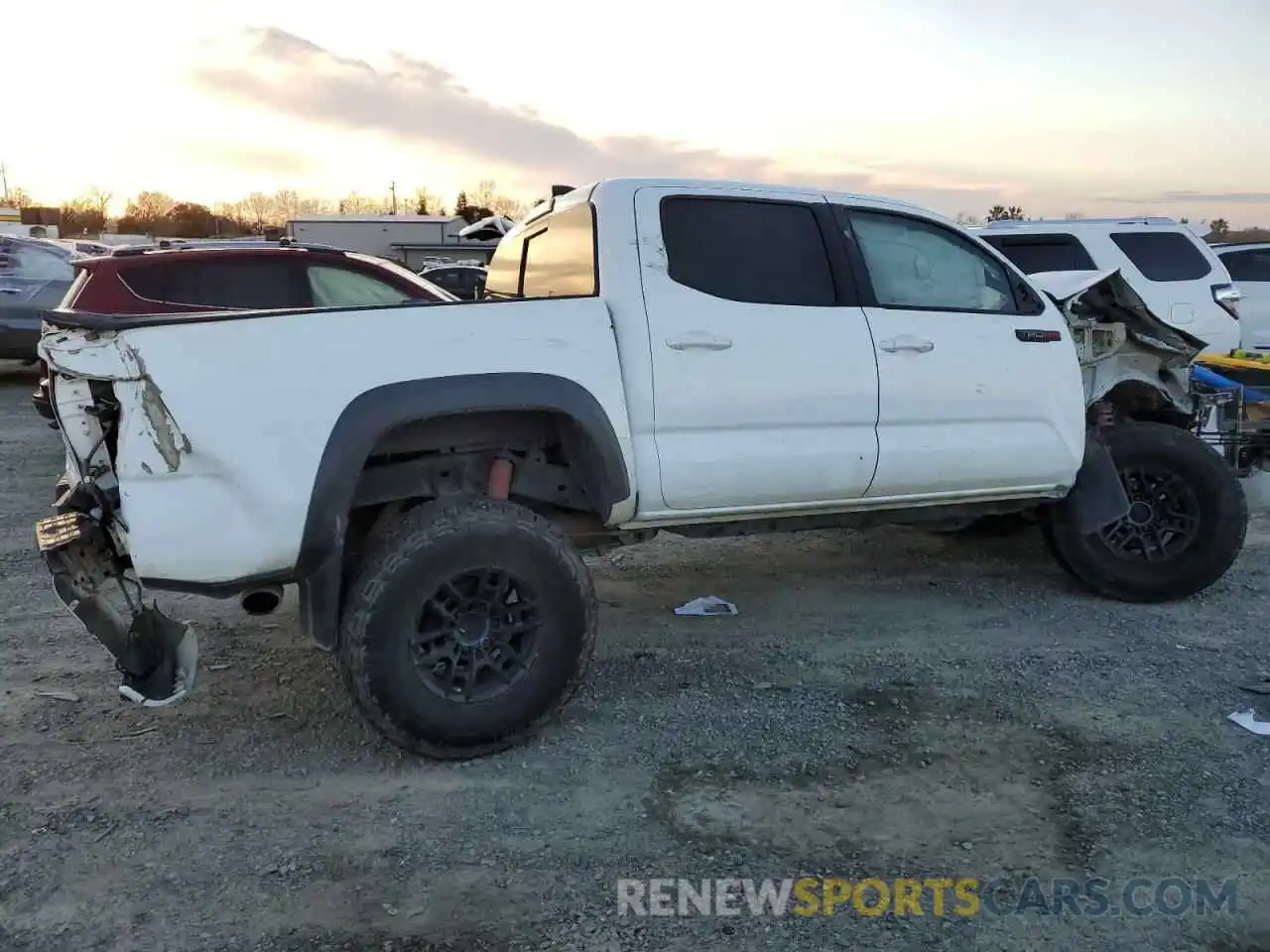 3 Photograph of a damaged car 5TFCZ5ANXLX232448 TOYOTA TACOMA 2020