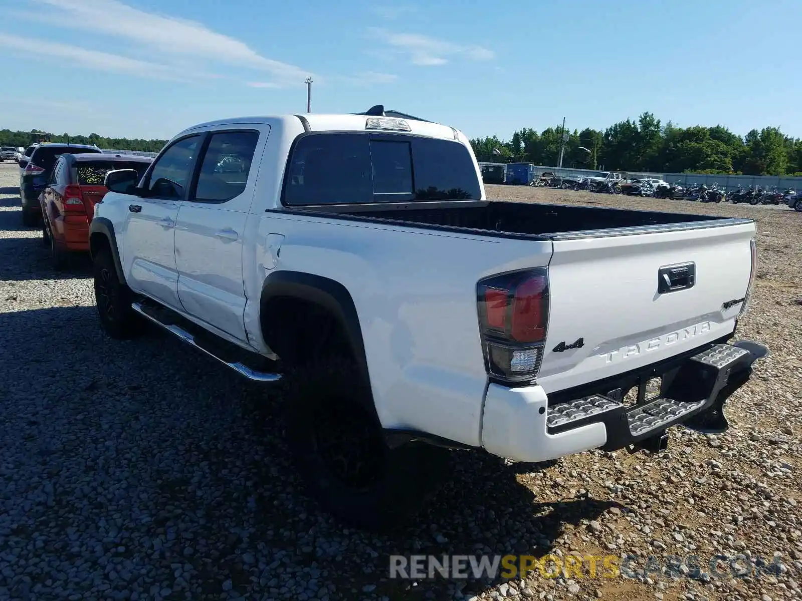 3 Фотография поврежденного автомобиля 5TFCZ5ANXLX232580 TOYOTA TACOMA 2020