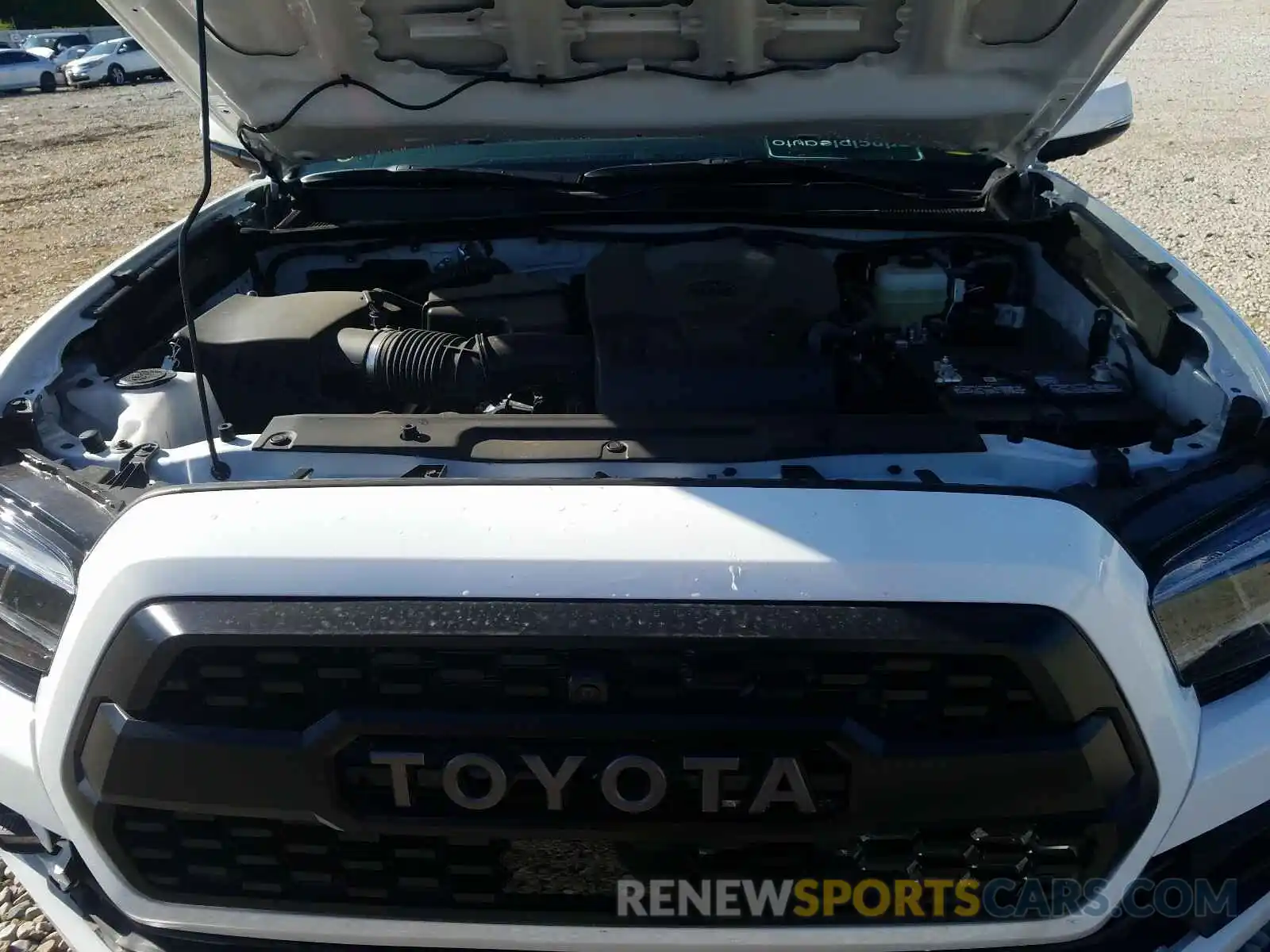 7 Photograph of a damaged car 5TFCZ5ANXLX232580 TOYOTA TACOMA 2020