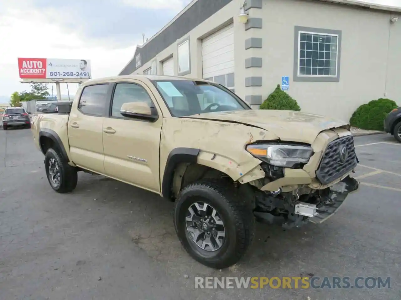 1 Фотография поврежденного автомобиля 5TFCZ5ANXLX232658 TOYOTA TACOMA 2020