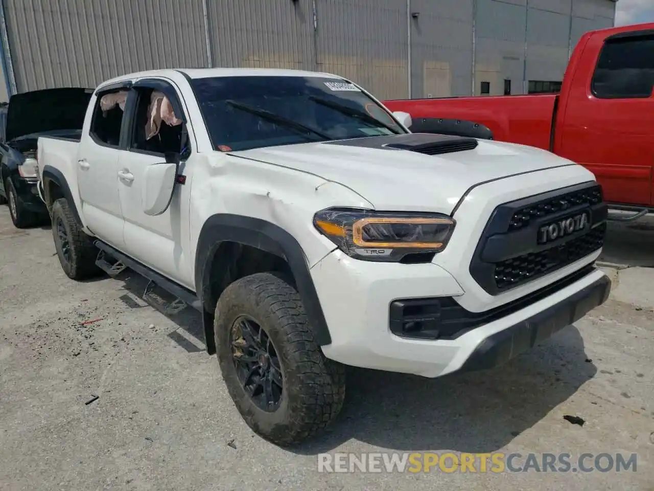 1 Photograph of a damaged car 5TFCZ5ANXLX233034 TOYOTA TACOMA 2020