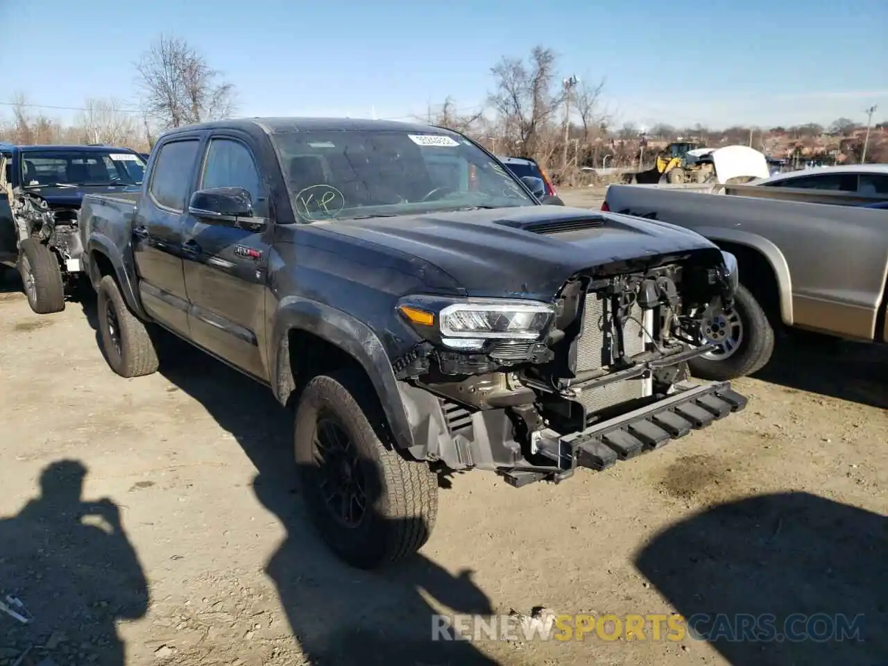 1 Фотография поврежденного автомобиля 5TFCZ5ANXLX239335 TOYOTA TACOMA 2020