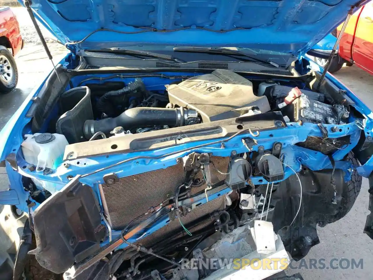 5 Photograph of a damaged car 5TFDZ5BN3LX055390 TOYOTA TACOMA 2020