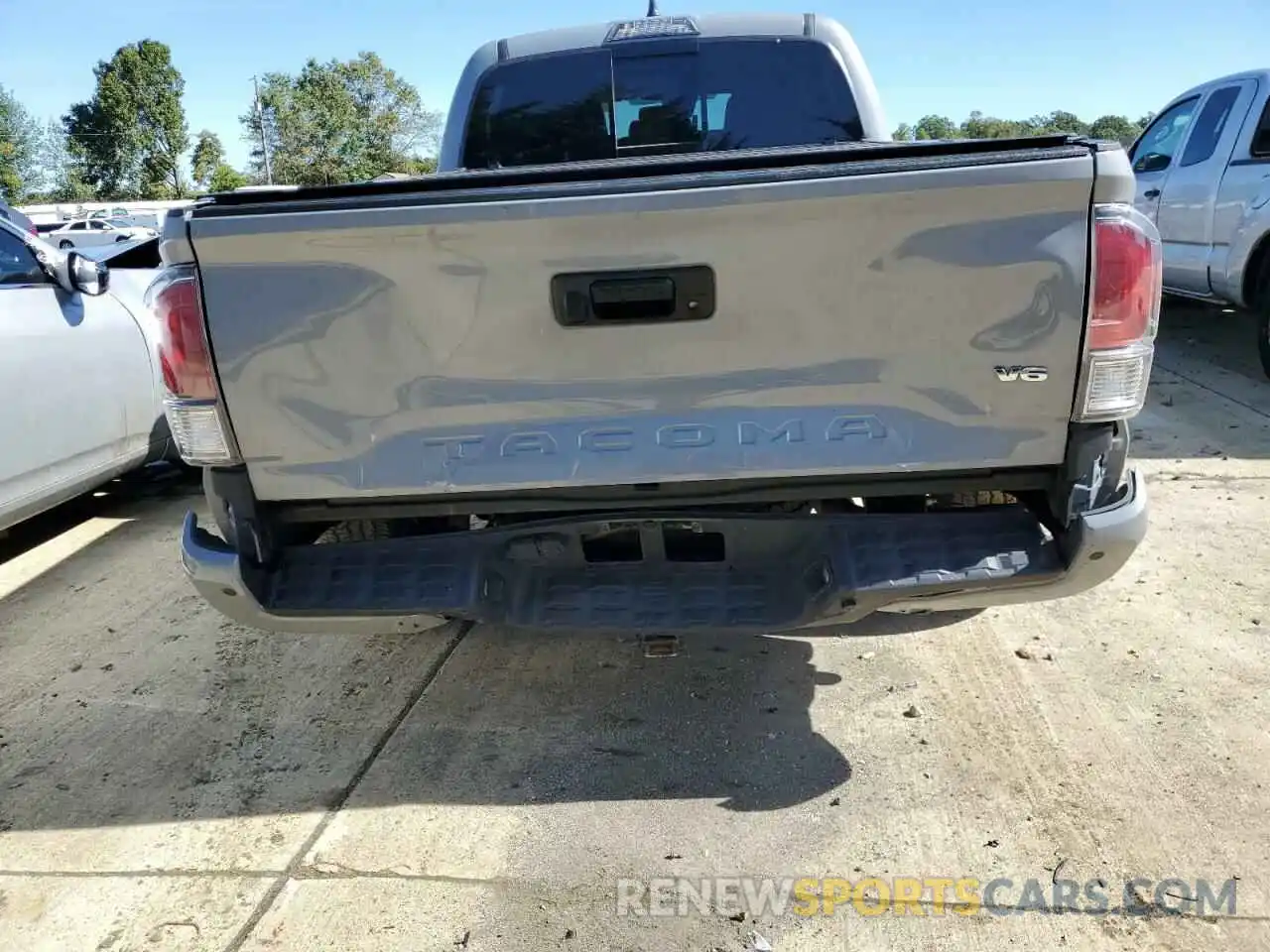 9 Photograph of a damaged car 5TFDZ5BN5LX048151 TOYOTA TACOMA 2020