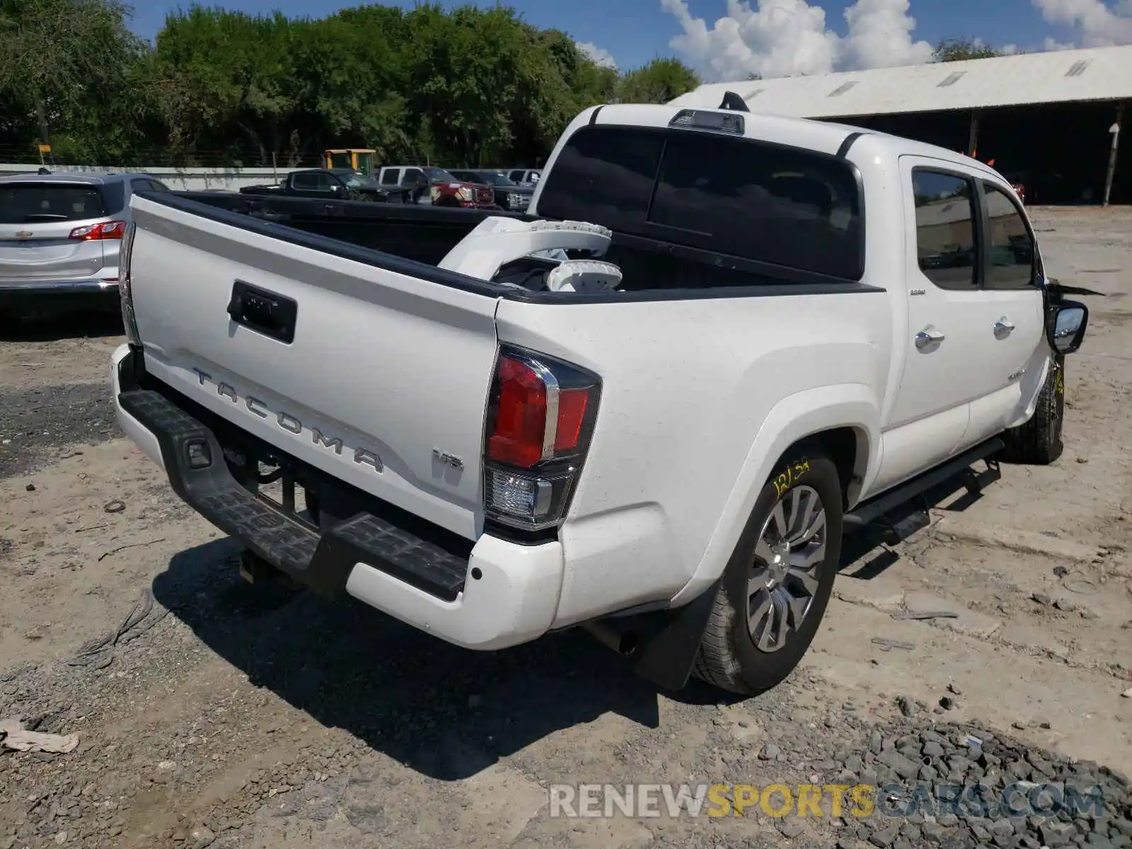 4 Photograph of a damaged car 5TFEZ5CN2LX090814 TOYOTA TACOMA 2020