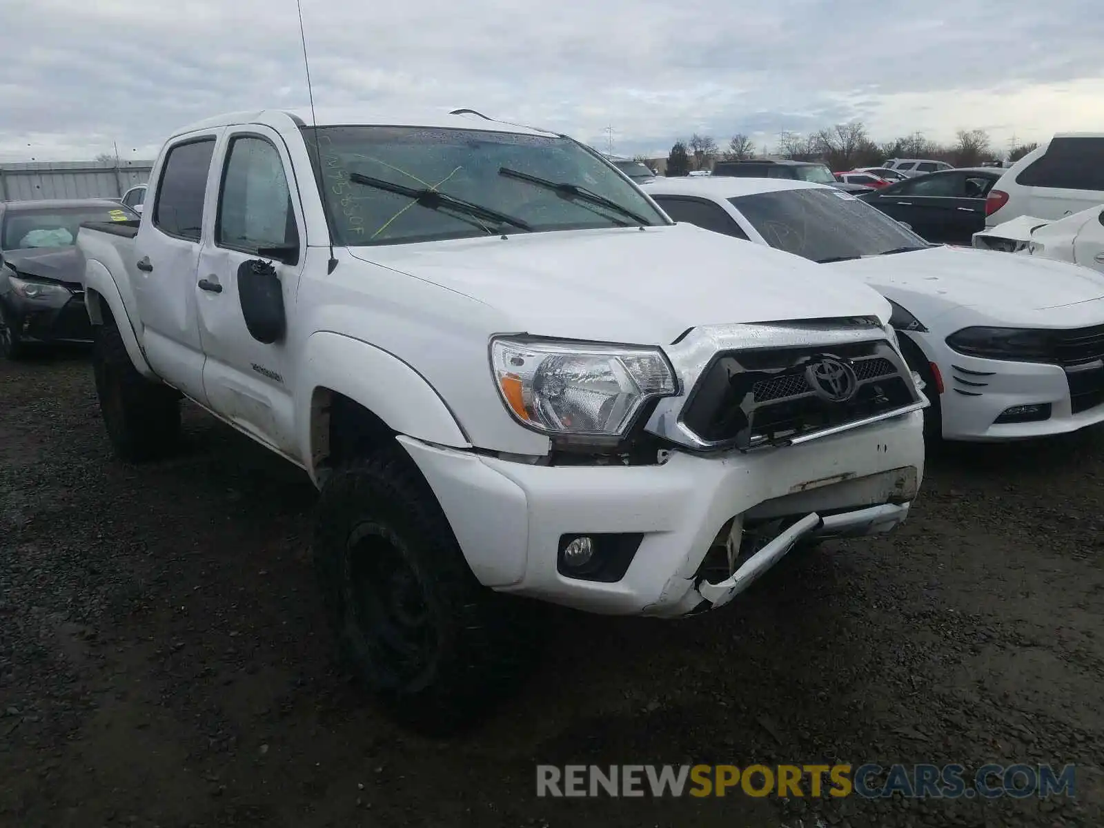 1 Photograph of a damaged car 5TFLU4EN3FX136314 TOYOTA TACOMA 2020