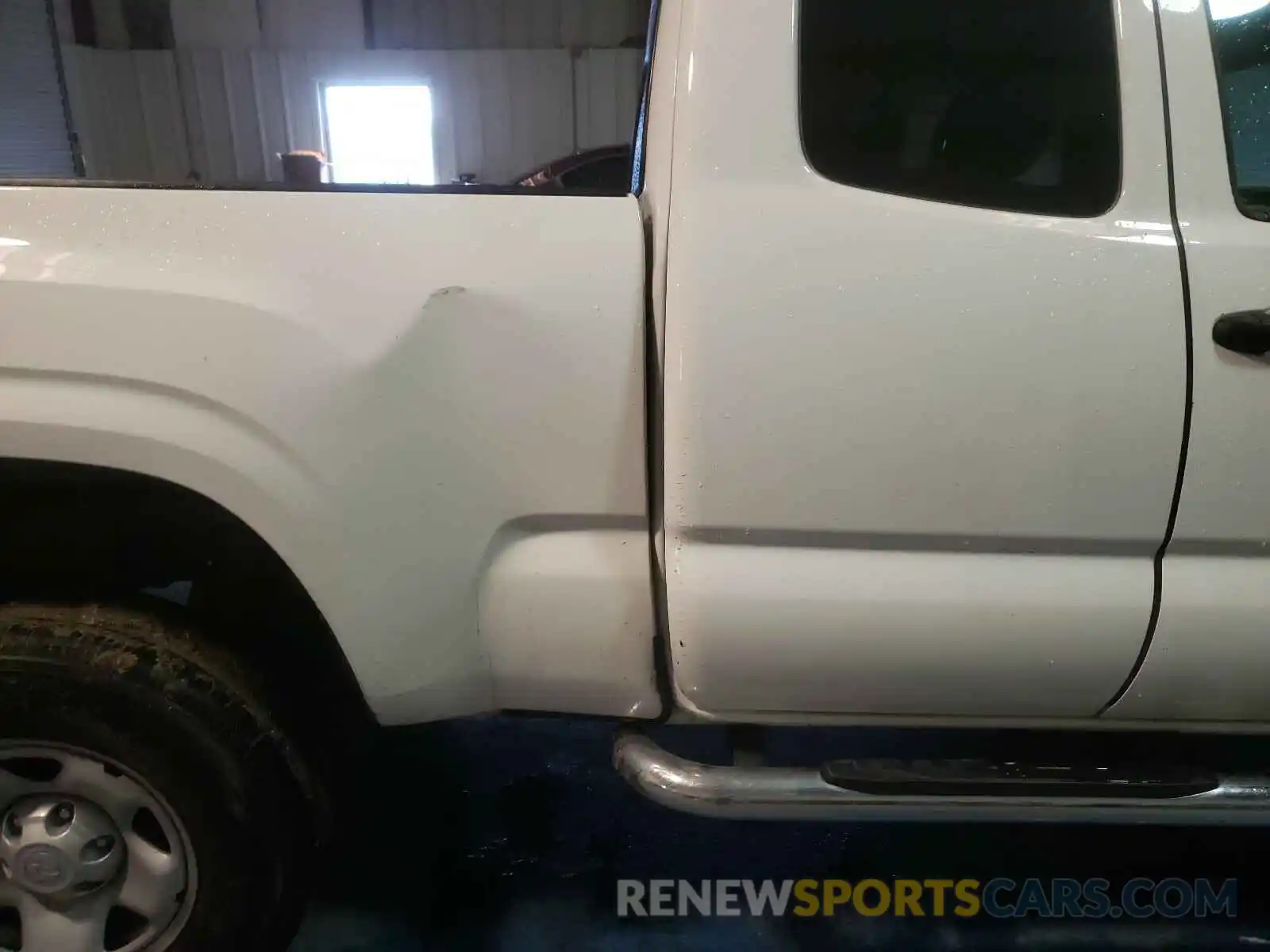 10 Photograph of a damaged car 5TFRX5GN0LX166550 TOYOTA TACOMA 2020