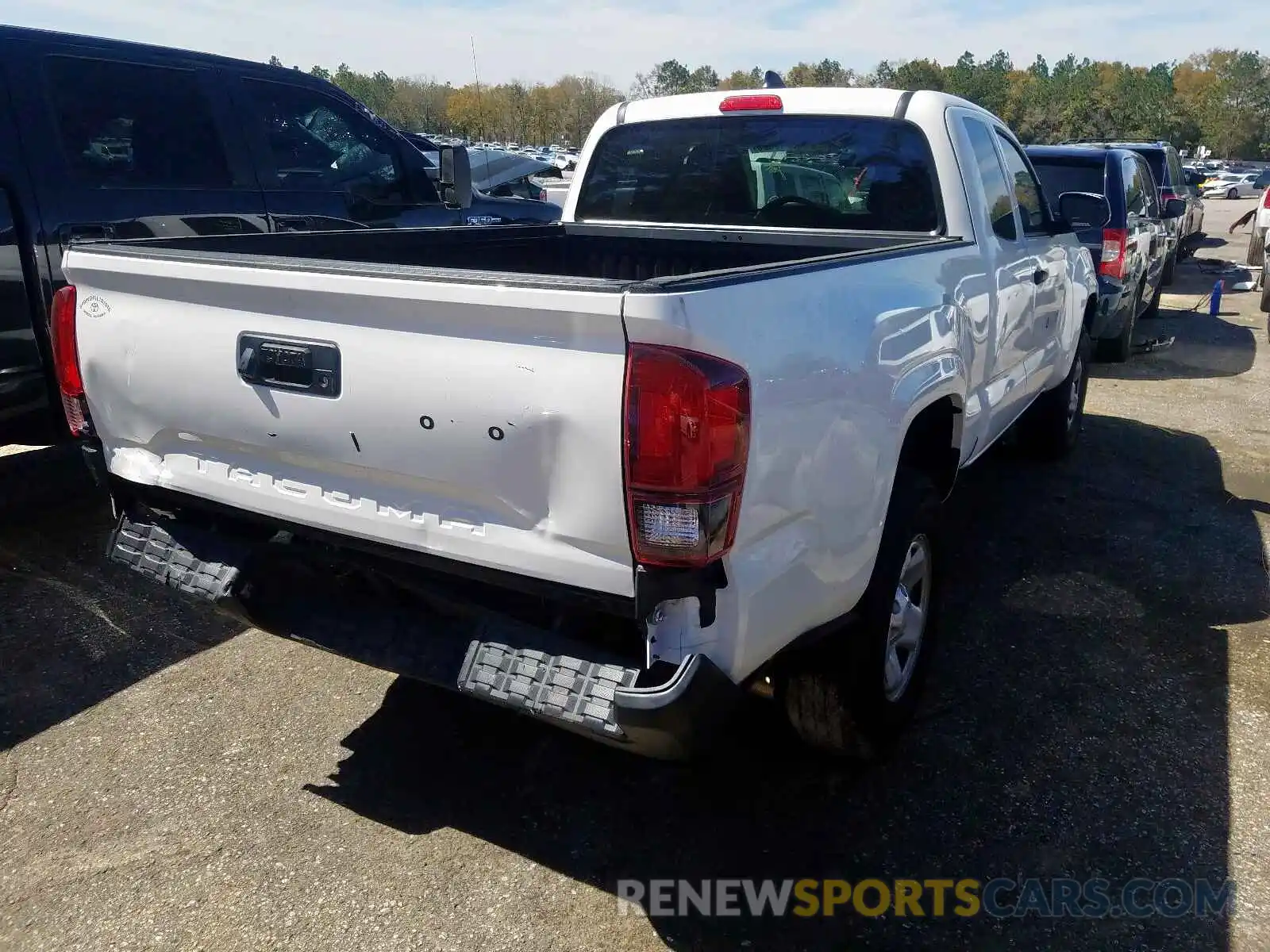 4 Photograph of a damaged car 5TFRX5GN0LX166645 TOYOTA TACOMA 2020