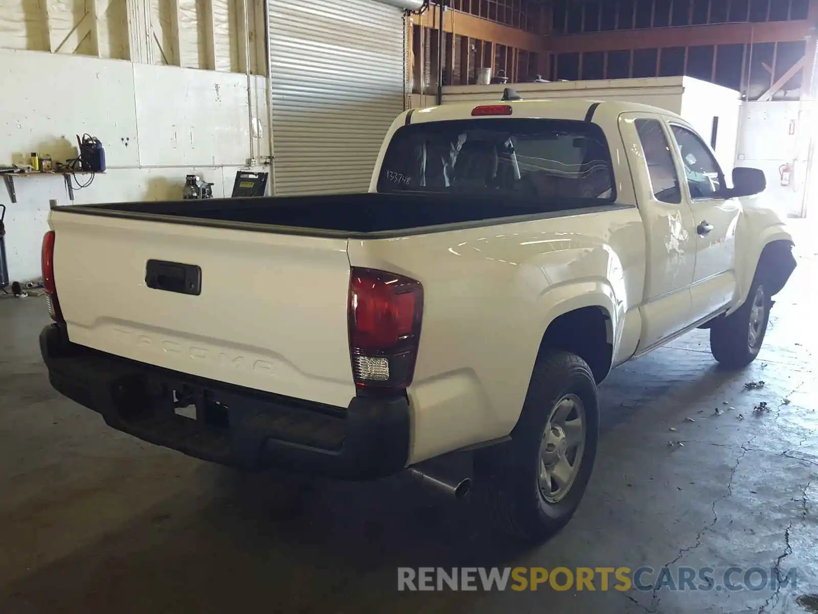 4 Photograph of a damaged car 5TFRX5GN0LX167715 TOYOTA TACOMA 2020