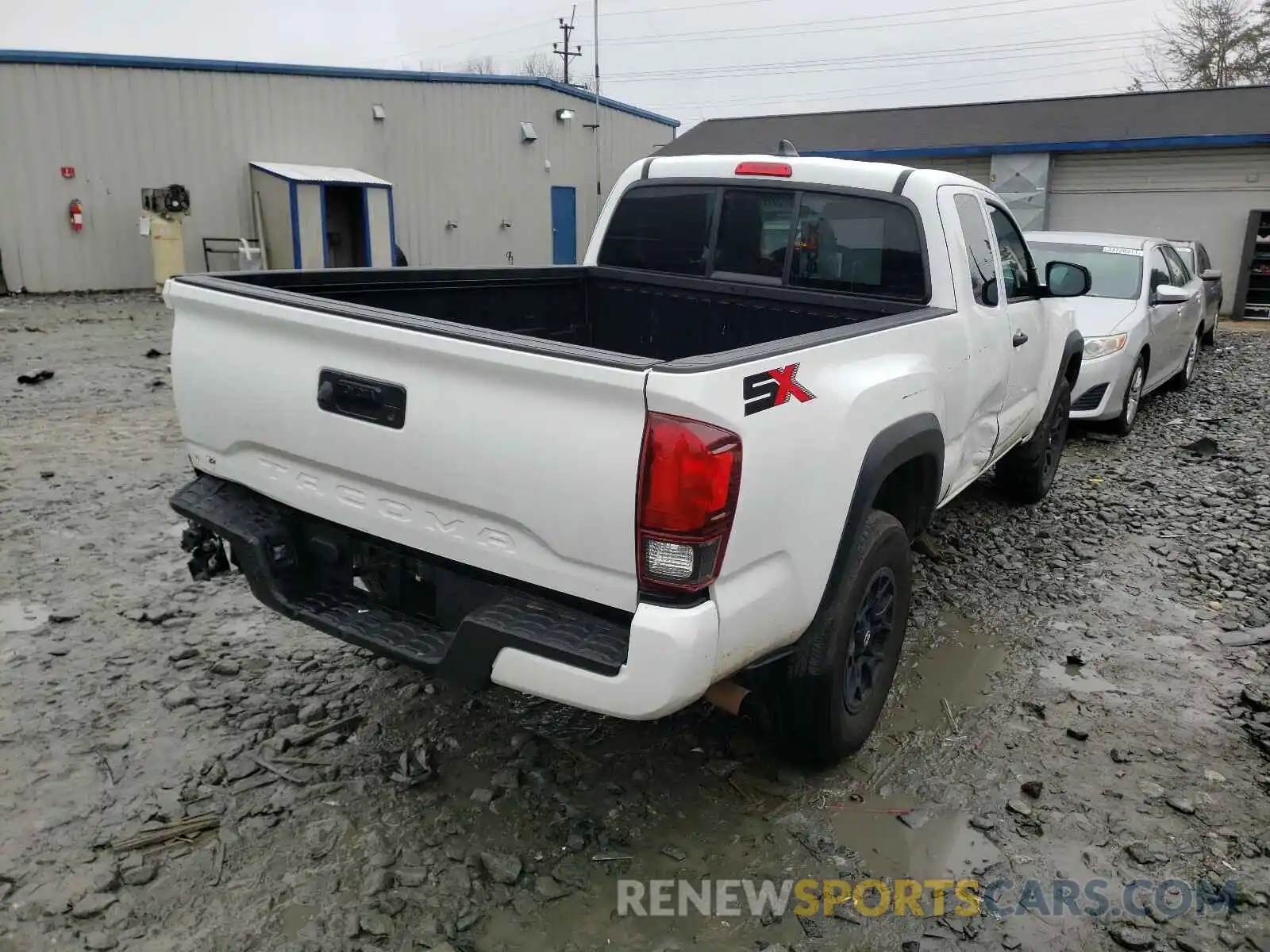 4 Photograph of a damaged car 5TFRX5GN0LX172543 TOYOTA TACOMA 2020