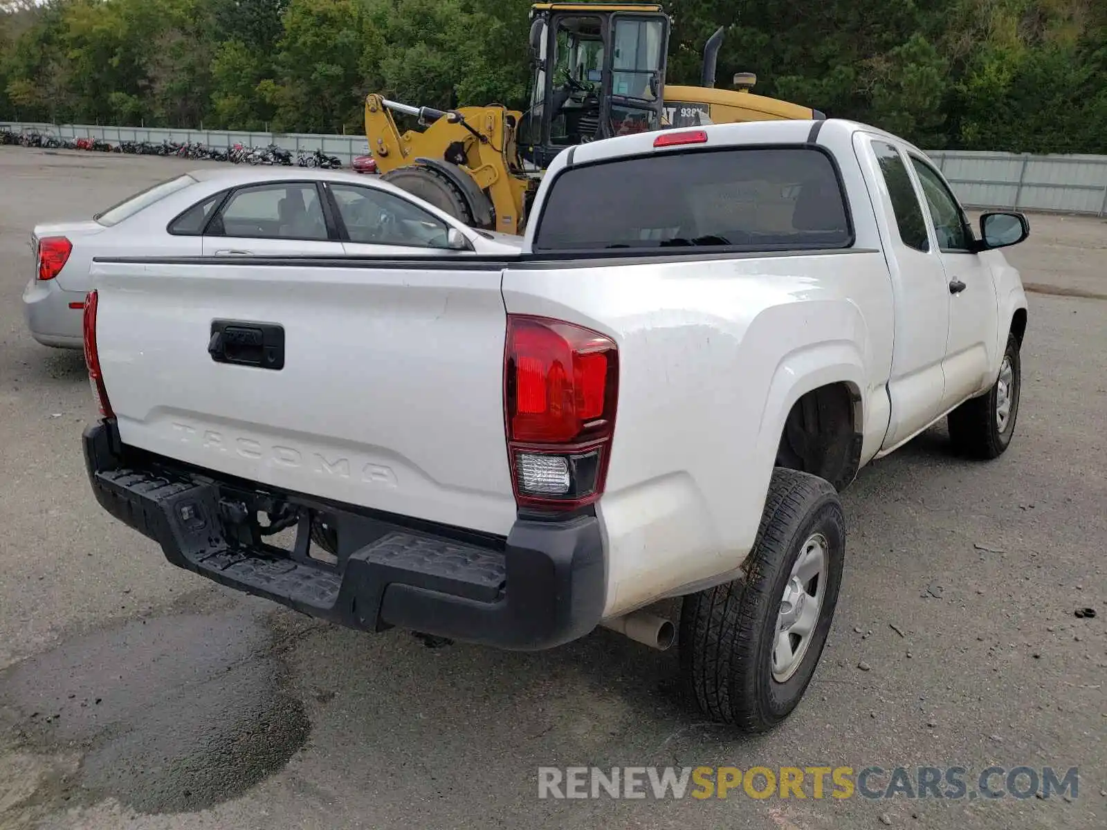 4 Photograph of a damaged car 5TFRX5GN0LX177855 TOYOTA TACOMA 2020