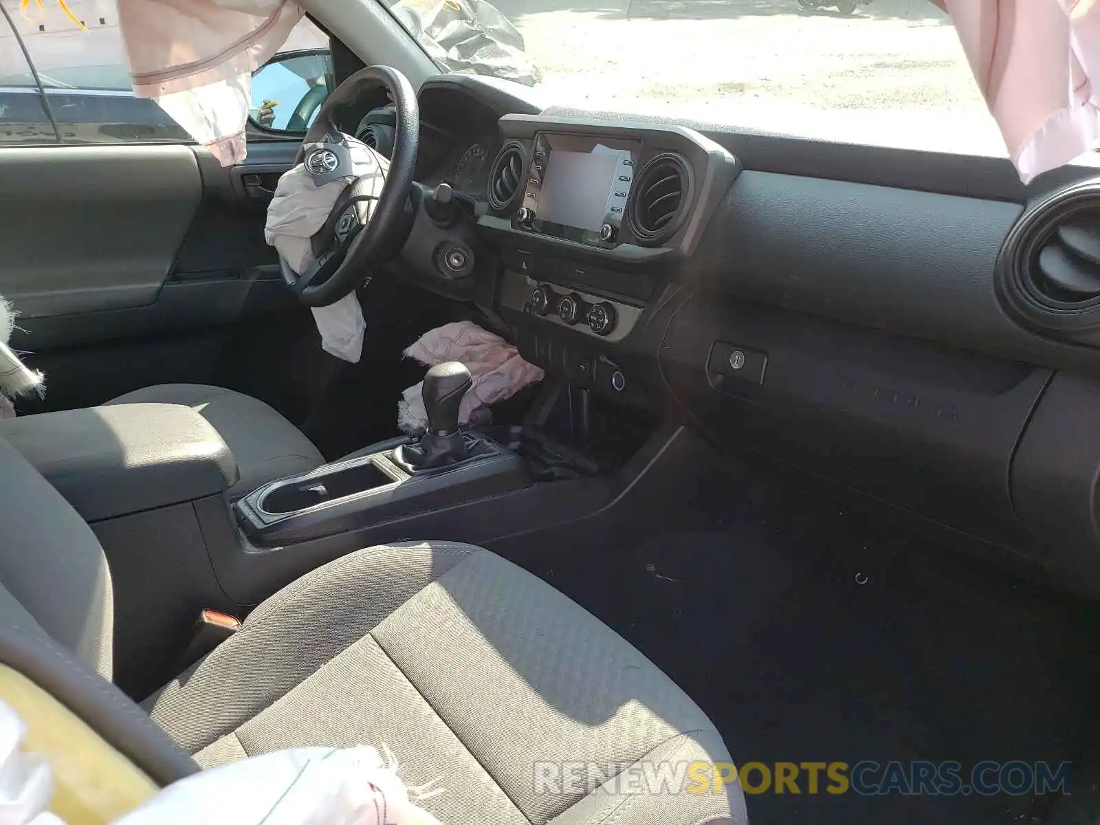 5 Photograph of a damaged car 5TFRX5GN0LX177855 TOYOTA TACOMA 2020