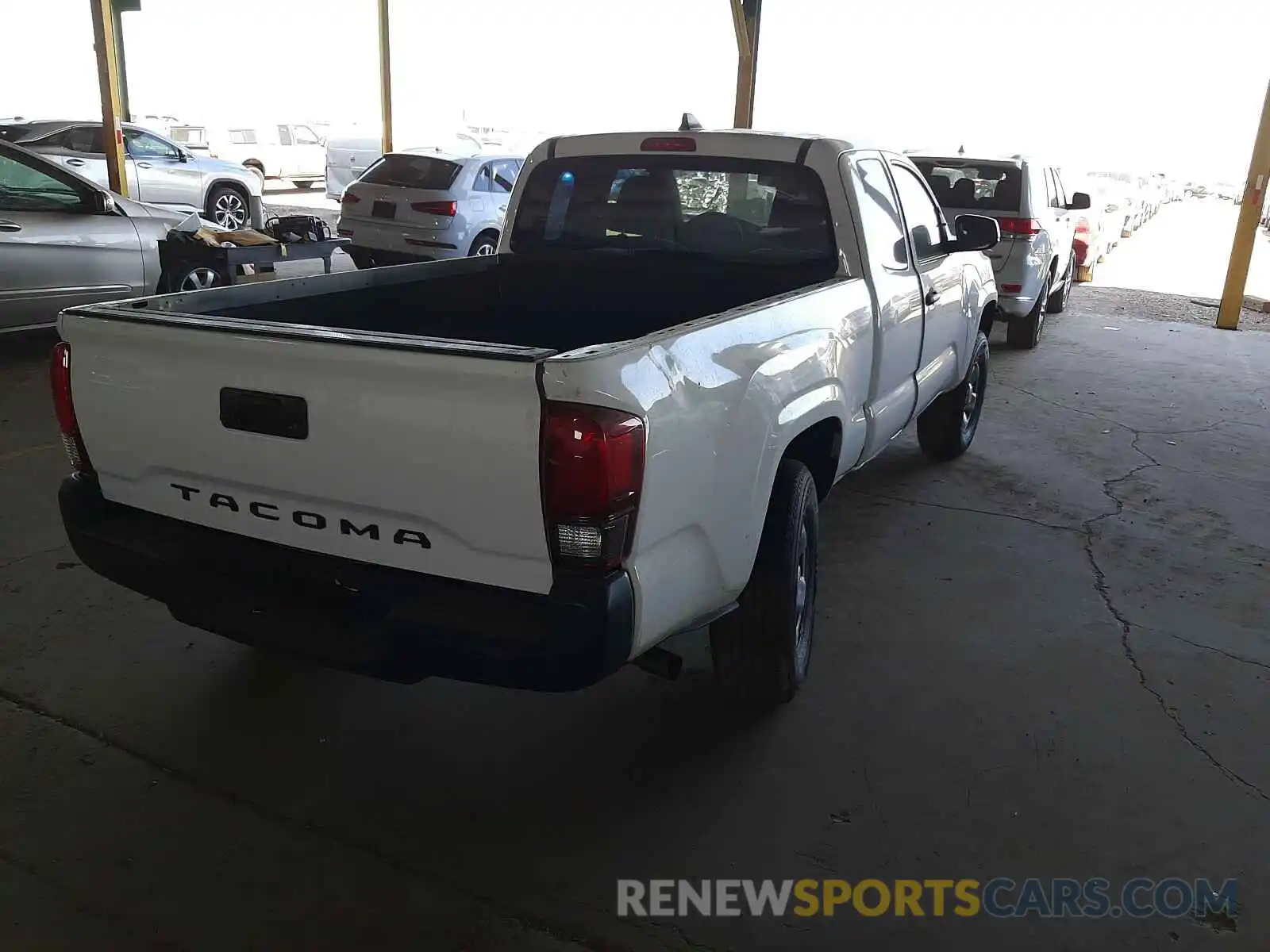 4 Photograph of a damaged car 5TFRX5GN0LX181064 TOYOTA TACOMA 2020