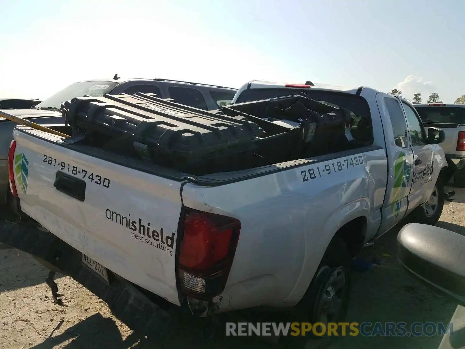 4 Photograph of a damaged car 5TFRX5GN1LX176374 TOYOTA TACOMA 2020