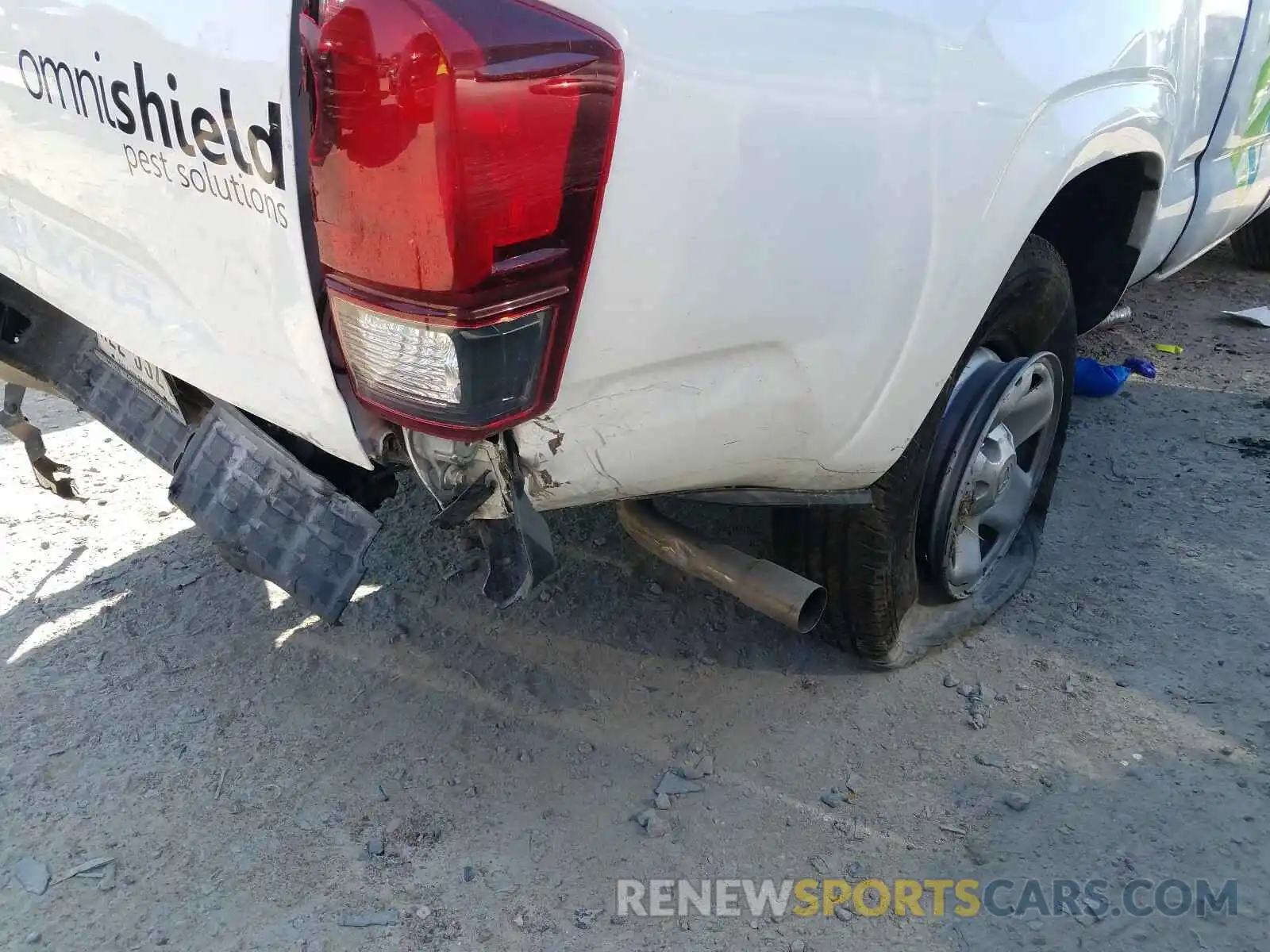 9 Photograph of a damaged car 5TFRX5GN1LX176374 TOYOTA TACOMA 2020