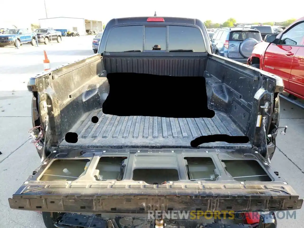 6 Photograph of a damaged car 5TFRX5GN1LX177654 TOYOTA TACOMA 2020