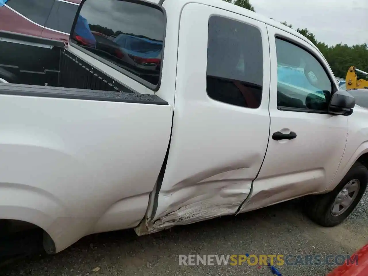 9 Photograph of a damaged car 5TFRX5GN2LX165612 TOYOTA TACOMA 2020