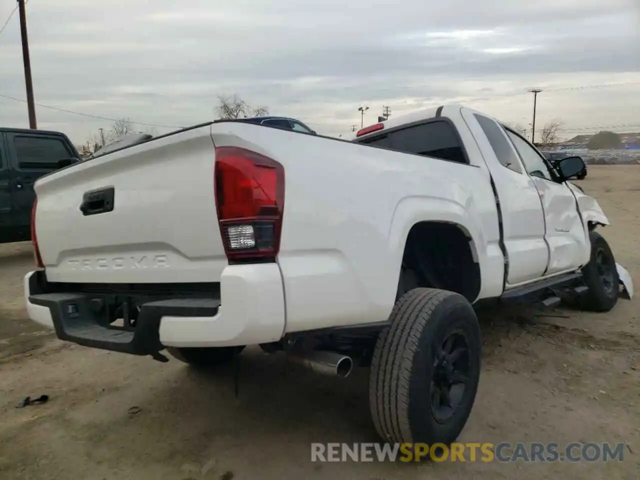 4 Photograph of a damaged car 5TFRX5GN2LX166372 TOYOTA TACOMA 2020