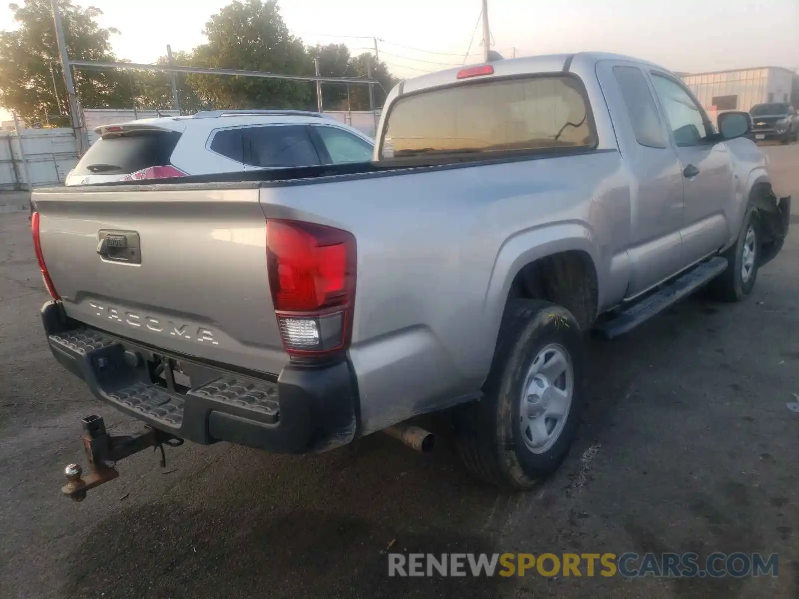 4 Photograph of a damaged car 5TFRX5GN2LX168137 TOYOTA TACOMA 2020