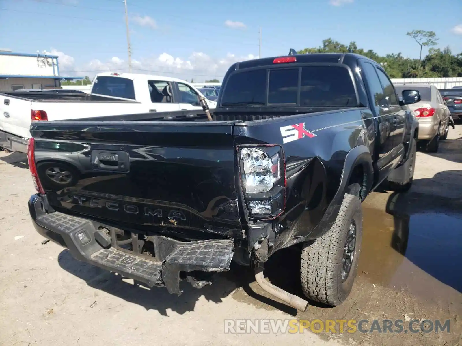 4 Photograph of a damaged car 5TFRX5GN2LX169854 TOYOTA TACOMA 2020