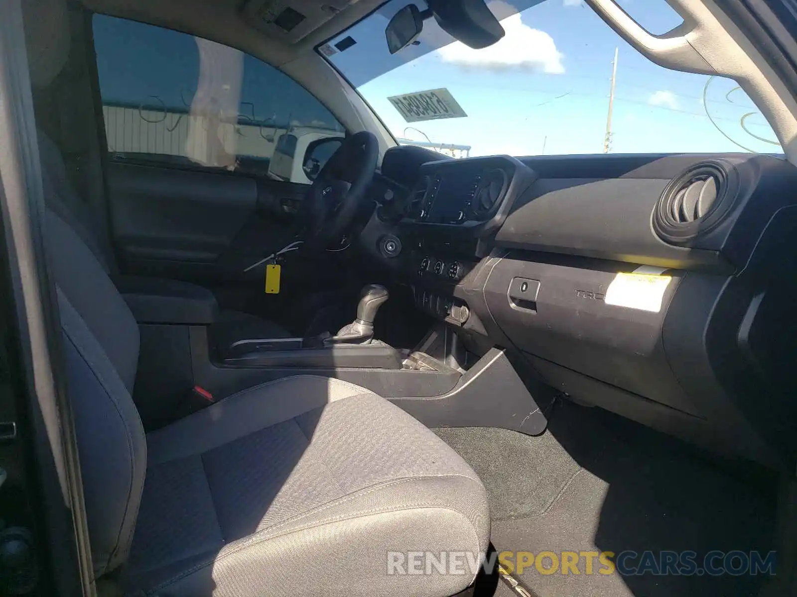 5 Photograph of a damaged car 5TFRX5GN2LX169854 TOYOTA TACOMA 2020