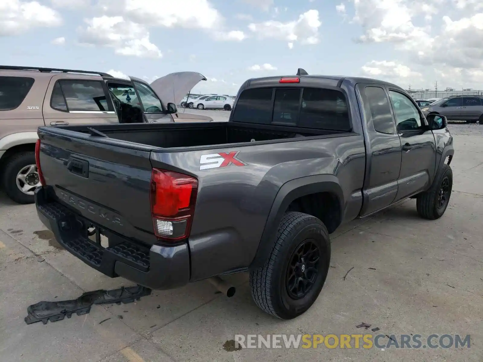 4 Photograph of a damaged car 5TFRX5GN2LX179350 TOYOTA TACOMA 2020