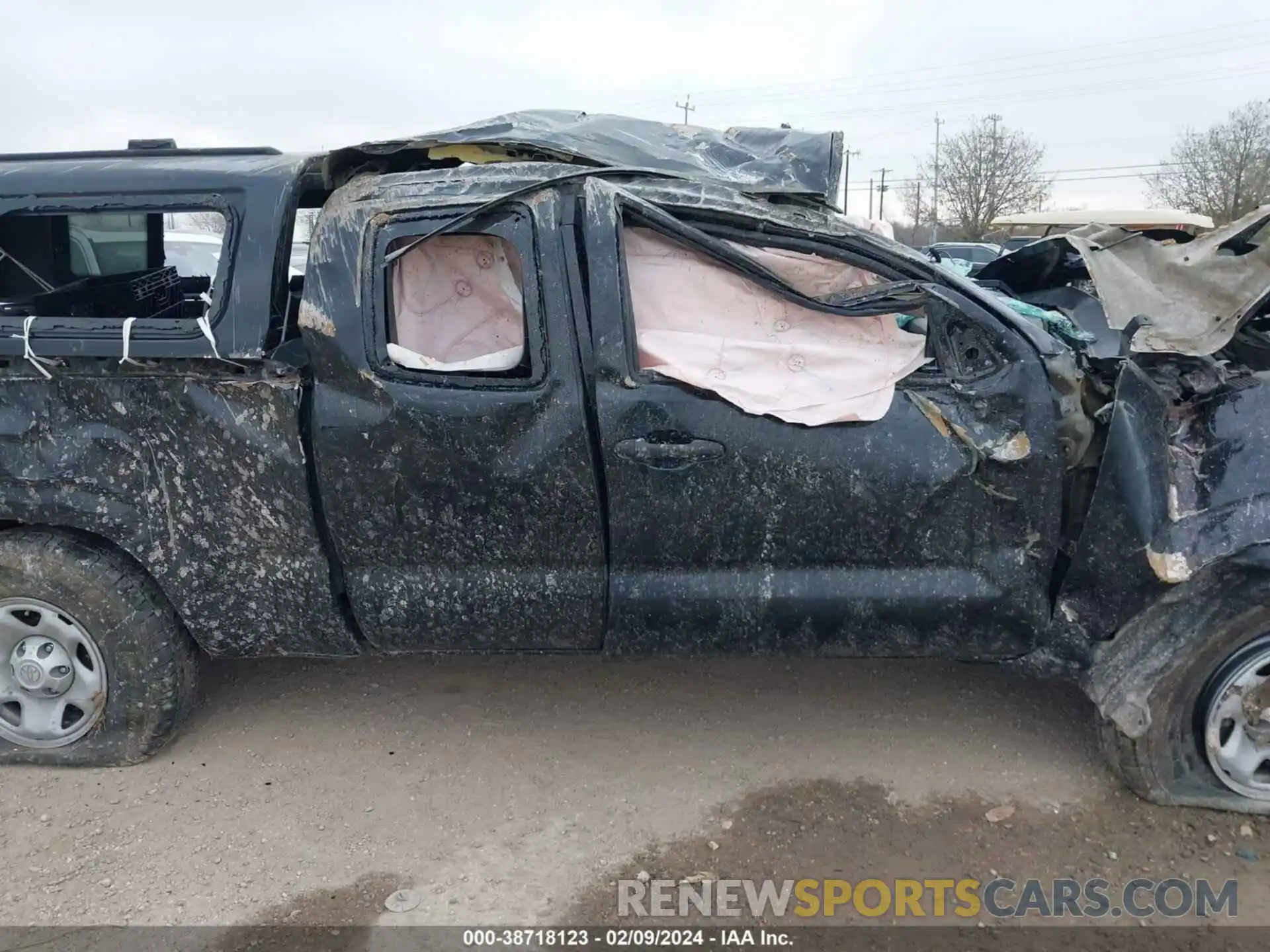 12 Photograph of a damaged car 5TFRX5GN3LX166722 TOYOTA TACOMA 2020