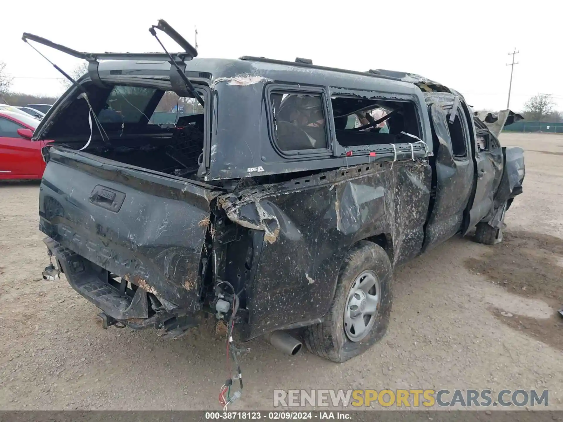 4 Photograph of a damaged car 5TFRX5GN3LX166722 TOYOTA TACOMA 2020