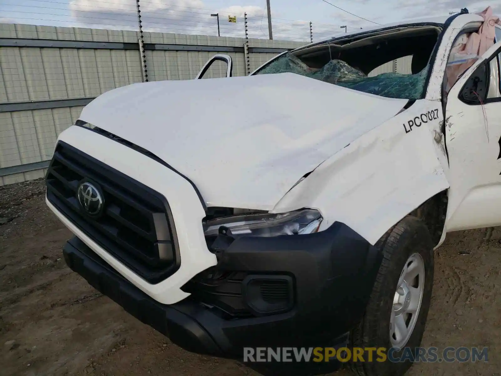 7 Photograph of a damaged car 5TFRX5GN3LX172035 TOYOTA TACOMA 2020