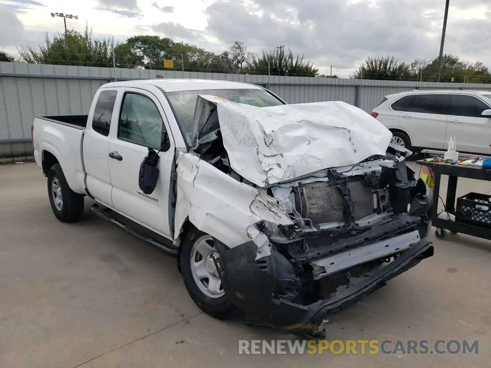 1 Photograph of a damaged car 5TFRX5GN5LX166799 TOYOTA TACOMA 2020