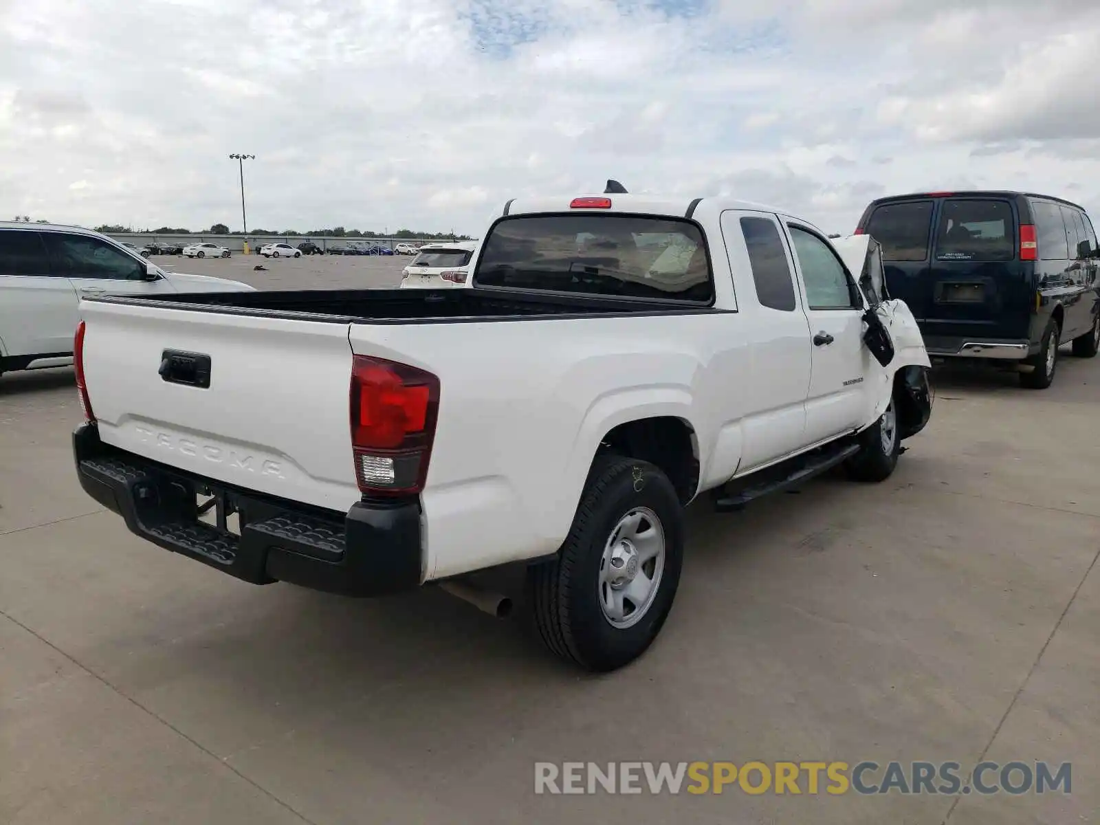 4 Photograph of a damaged car 5TFRX5GN5LX166799 TOYOTA TACOMA 2020