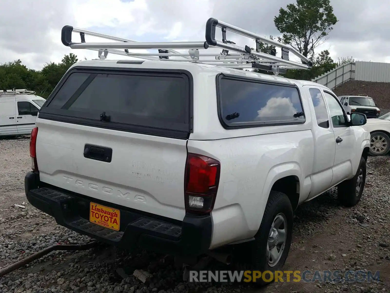 4 Photograph of a damaged car 5TFRX5GN5LX175213 TOYOTA TACOMA 2020