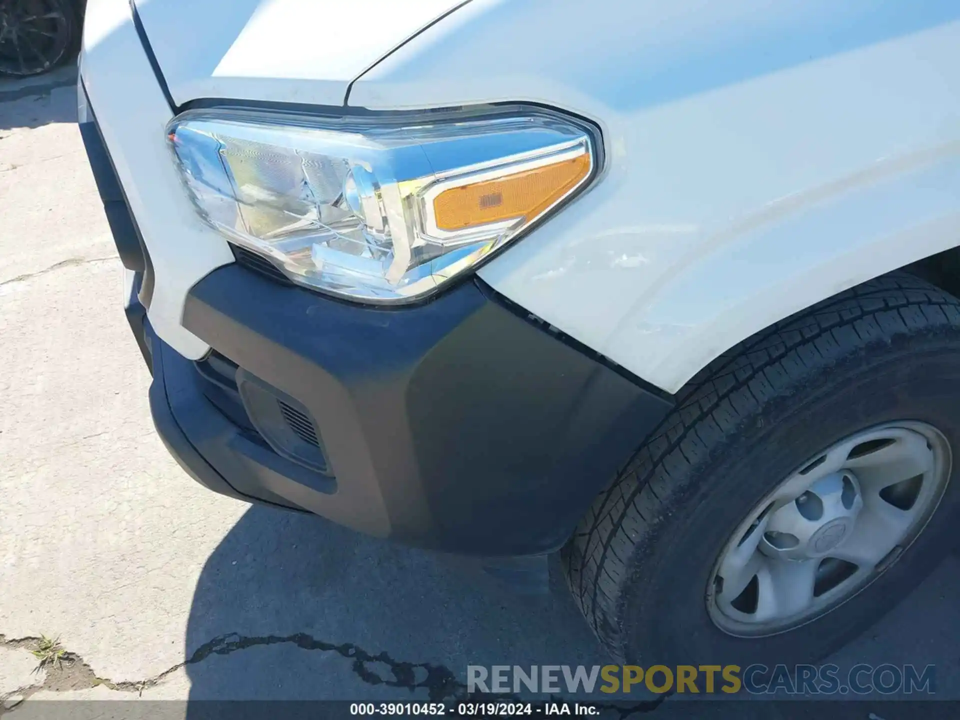 17 Photograph of a damaged car 5TFRX5GN6LX173082 TOYOTA TACOMA 2020