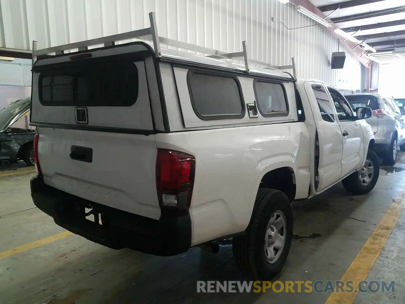 4 Photograph of a damaged car 5TFRX5GN6LX180081 TOYOTA TACOMA 2020