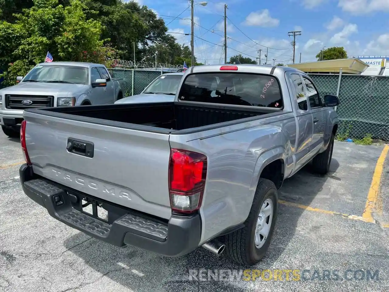 4 Photograph of a damaged car 5TFRX5GN7LX167680 TOYOTA TACOMA 2020