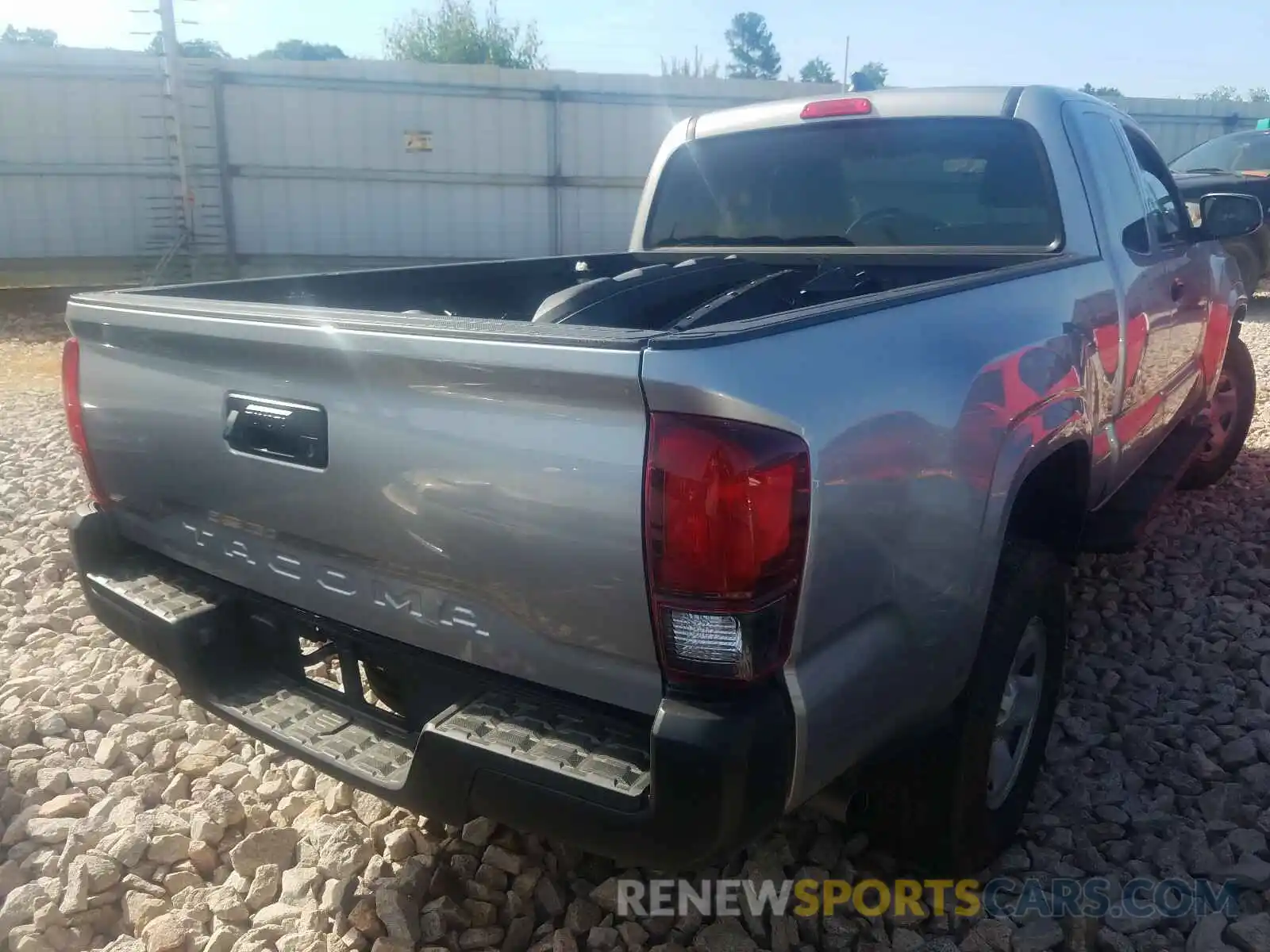 4 Photograph of a damaged car 5TFRX5GN7LX172149 TOYOTA TACOMA 2020