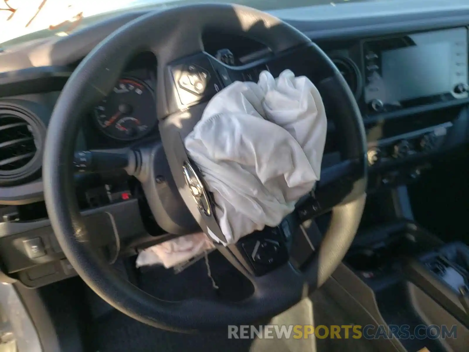 9 Photograph of a damaged car 5TFRX5GN7LX175536 TOYOTA TACOMA 2020