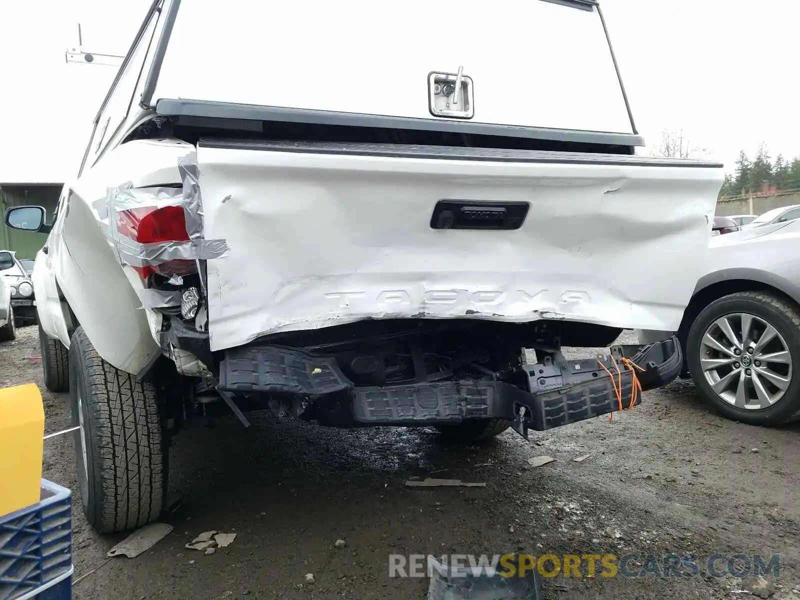 9 Photograph of a damaged car 5TFRX5GN9LX165607 TOYOTA TACOMA 2020